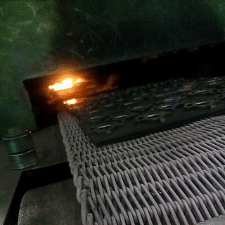 粉末冶金零件燒結(jié)進料